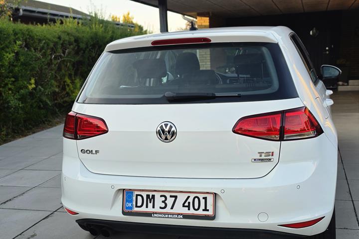 Hvid VW Golf VII fra 2016