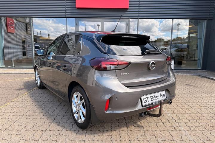 Sort Opel Corsa fra 2020