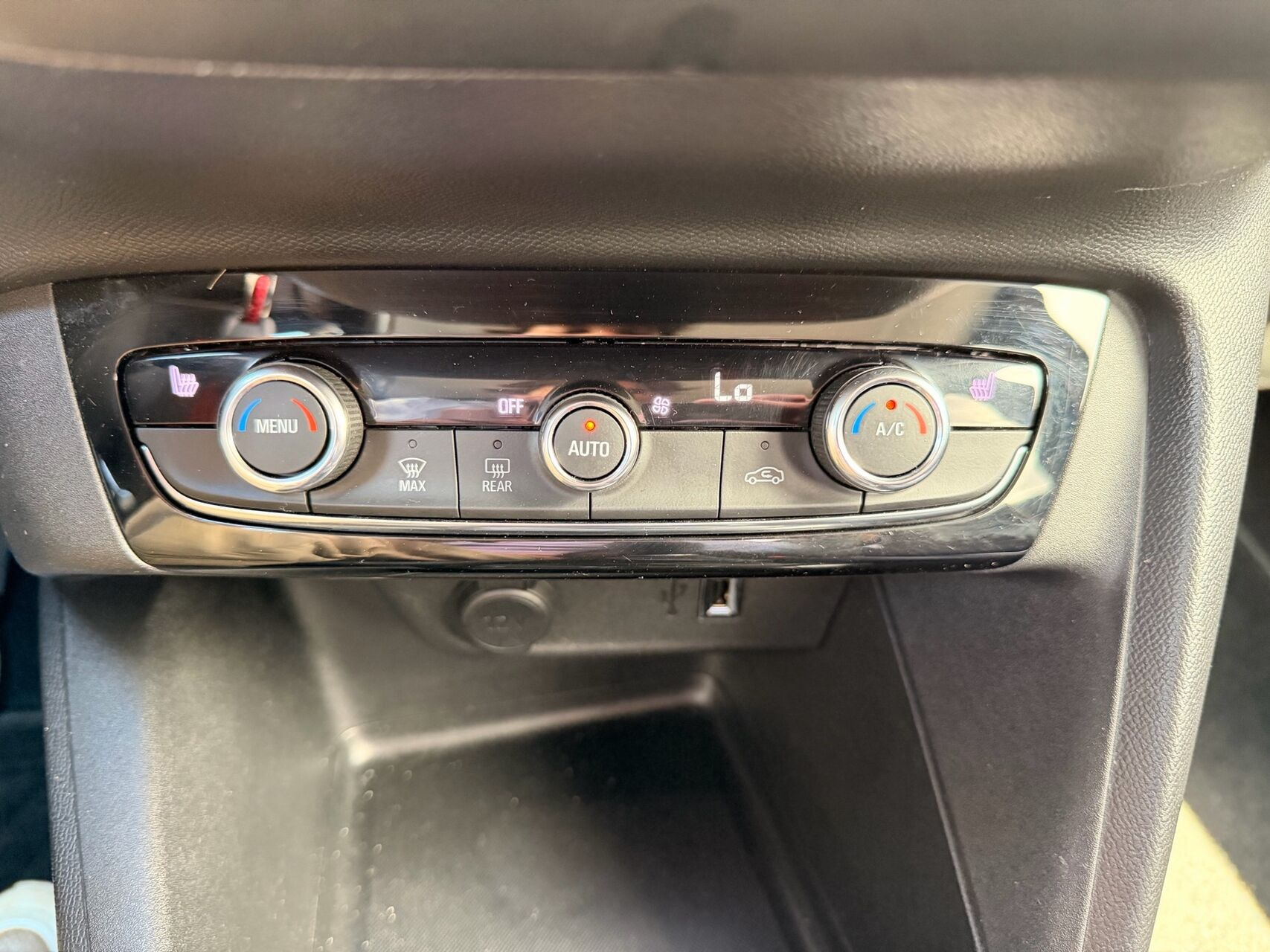 Sort Opel Corsa fra 2020
