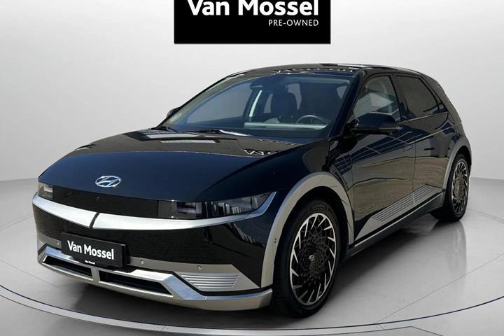 Sort Hyundai Ioniq 5 fra 2024 set udefra
