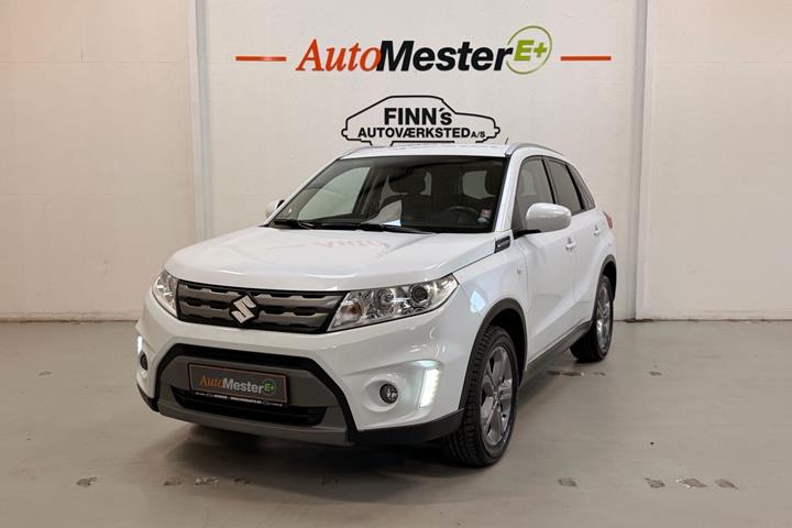 Hvid Suzuki Vitara fra 2017 set udefra