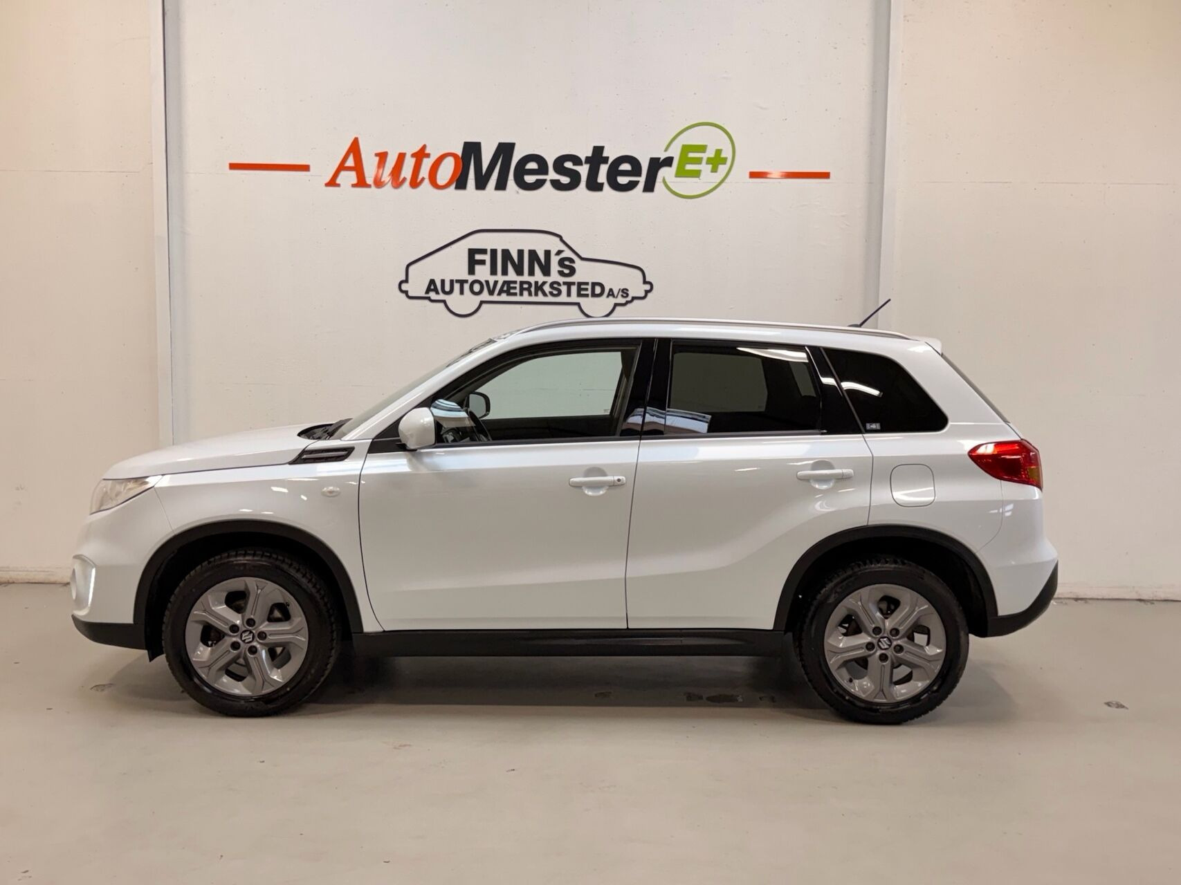 Hvid Suzuki Vitara fra 2017