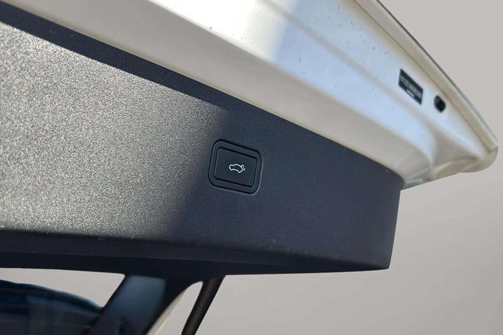 Hvid Volvo EX30 fra 2024