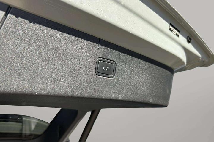 Grå Volvo EX30 fra 2024
