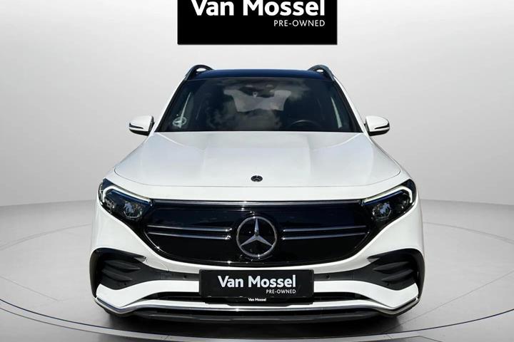 Hvid Mercedes EQB 300 fra 2022