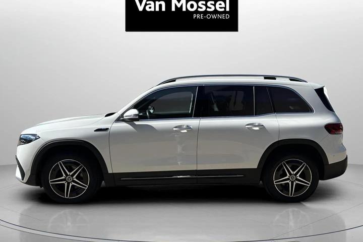 Hvid Mercedes EQB 300 fra 2022