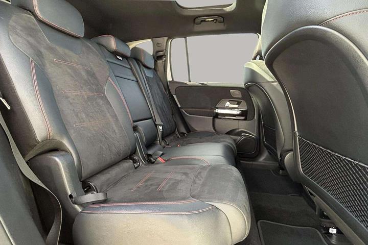 Hvid Mercedes EQB 300 fra 2022
