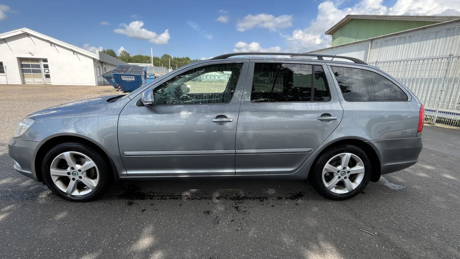 Grå Skoda Octavia fra 2013