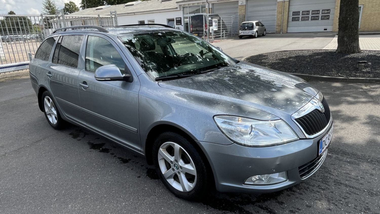 Grå Skoda Octavia fra 2013