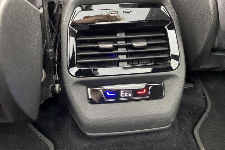 Hvid VW ID.4 fra 2023