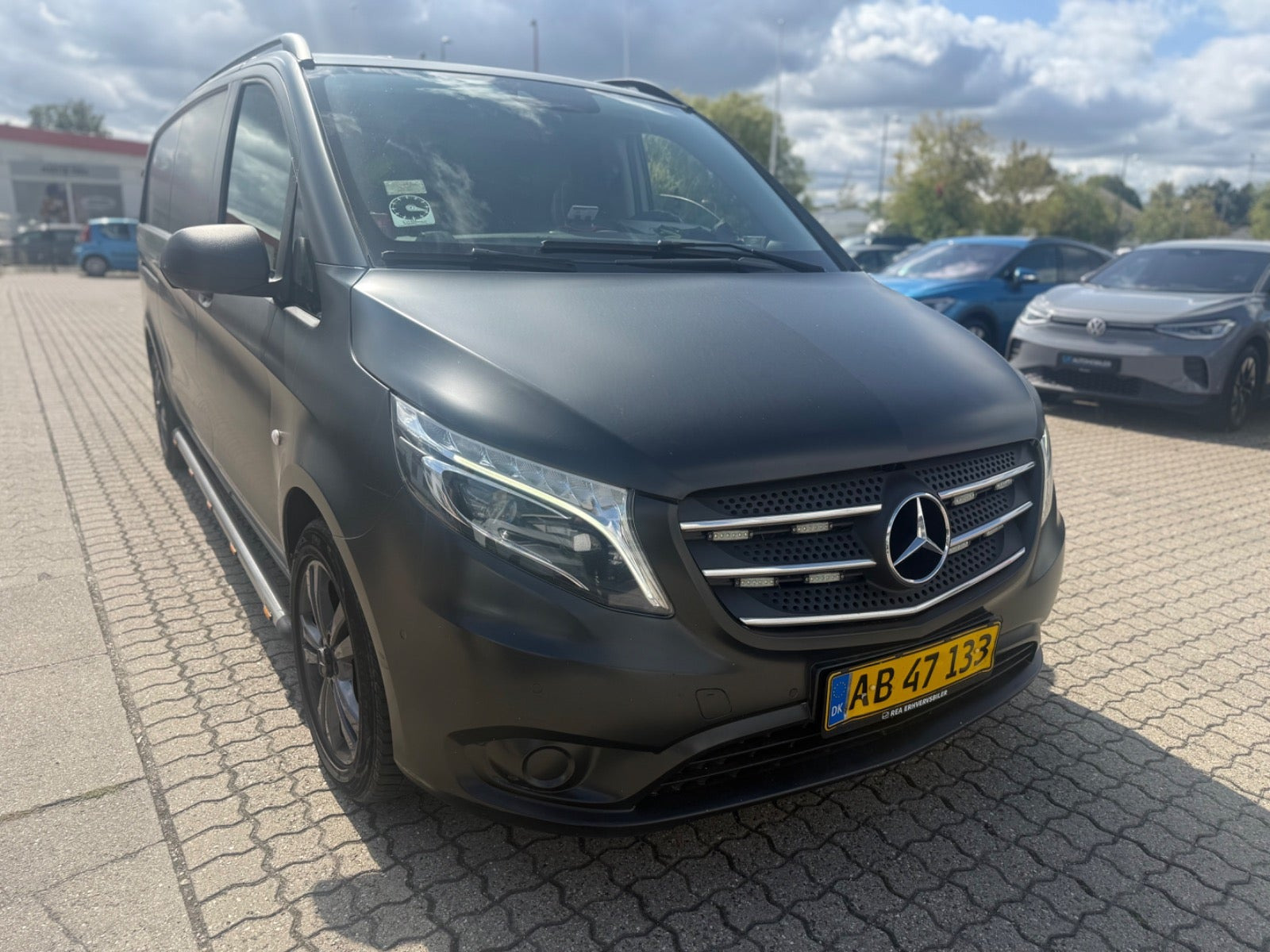 Hvid Mercedes Vito 114 fra 2019