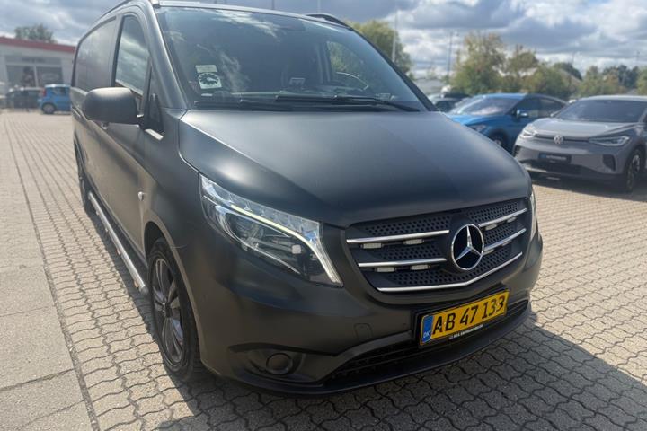 Hvid Mercedes Vito 114 fra 2019