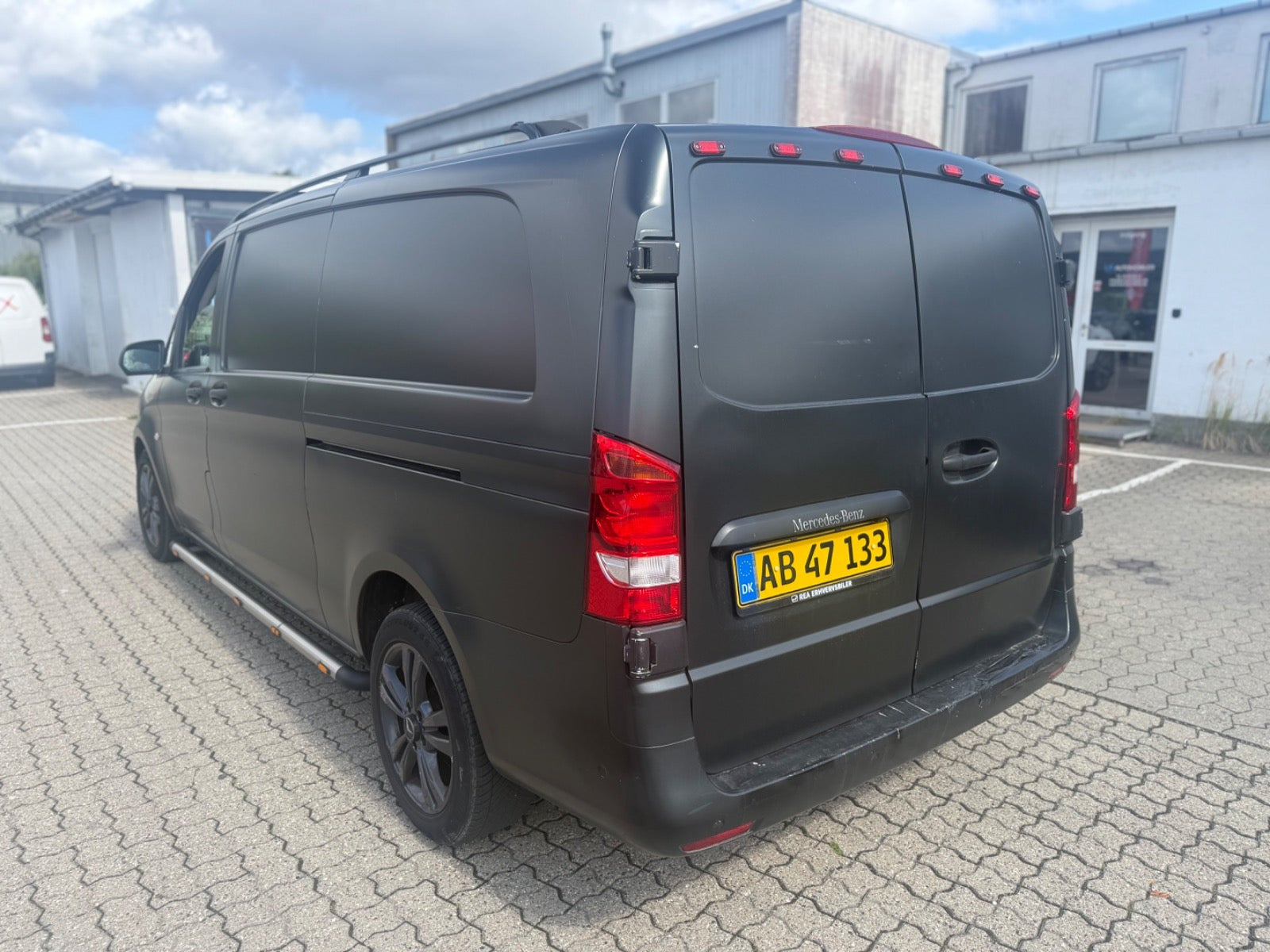 Hvid Mercedes Vito 114 fra 2019