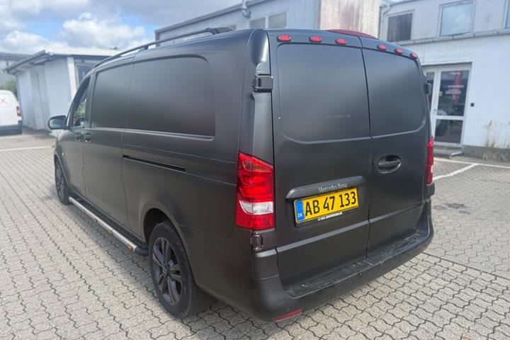 Hvid Mercedes Vito 114 fra 2019