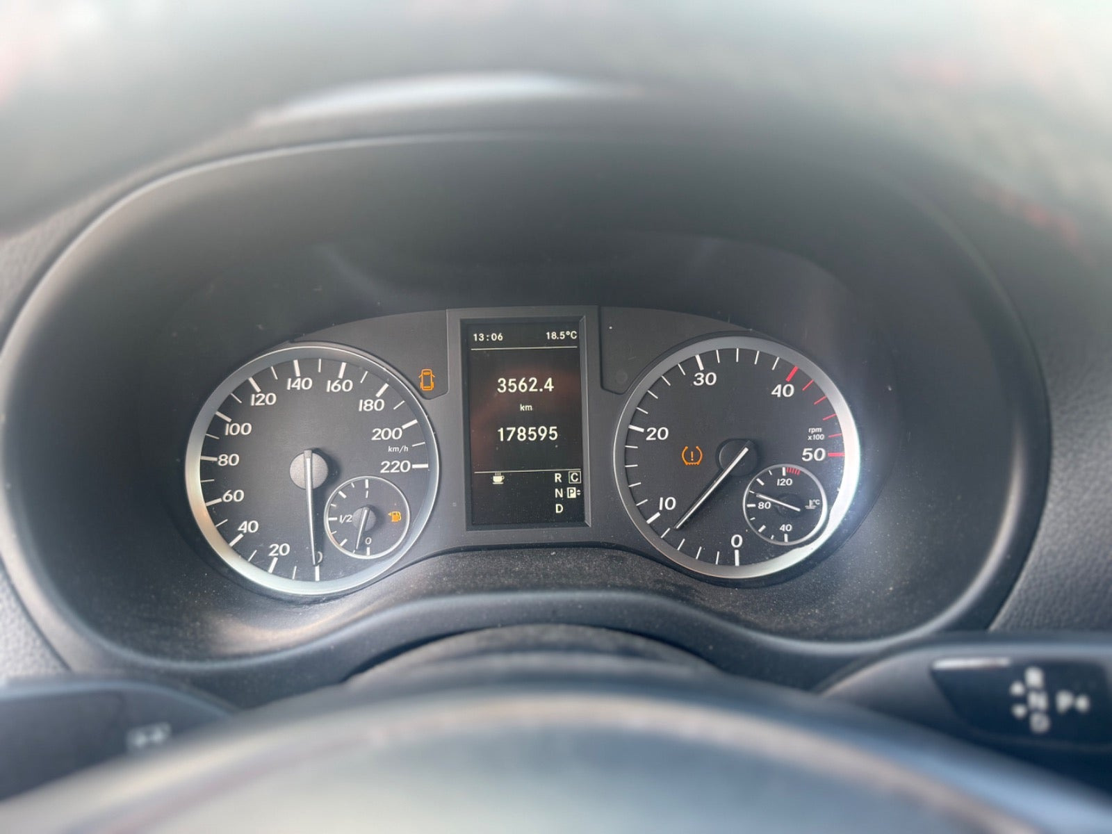 Hvid Mercedes Vito 114 fra 2019