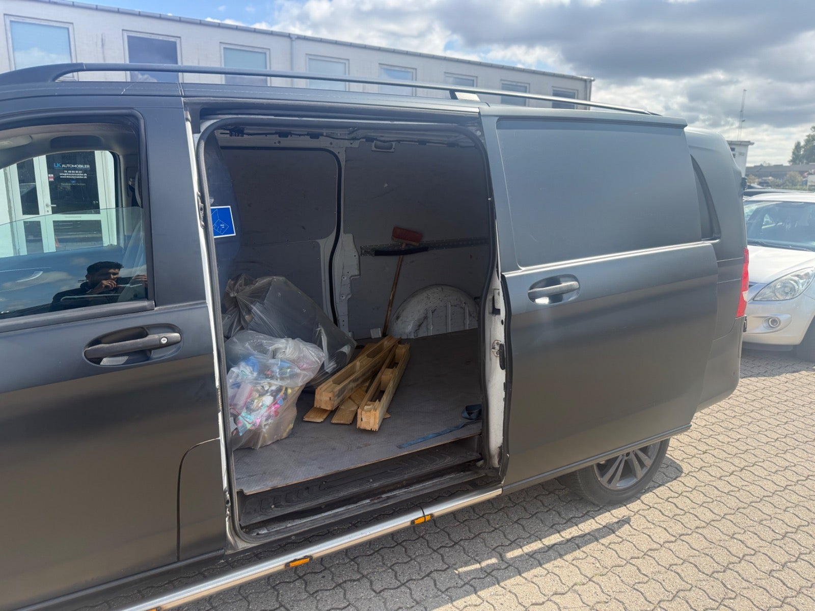 Hvid Mercedes Vito 114 fra 2019