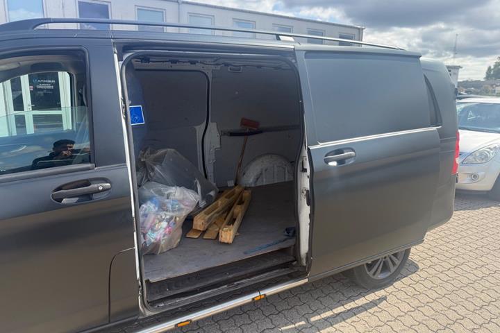 Hvid Mercedes Vito 114 fra 2019