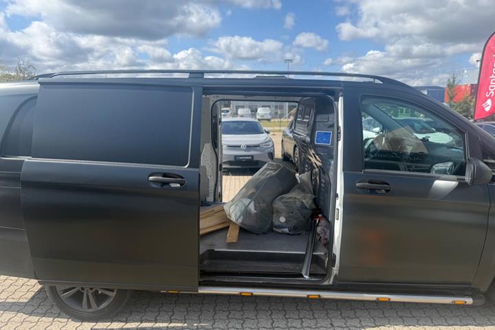 Hvid Mercedes Vito 114 fra 2019