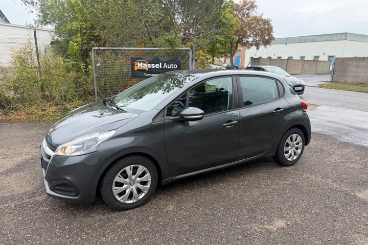 Grøn Peugeot 208 fra 2017
