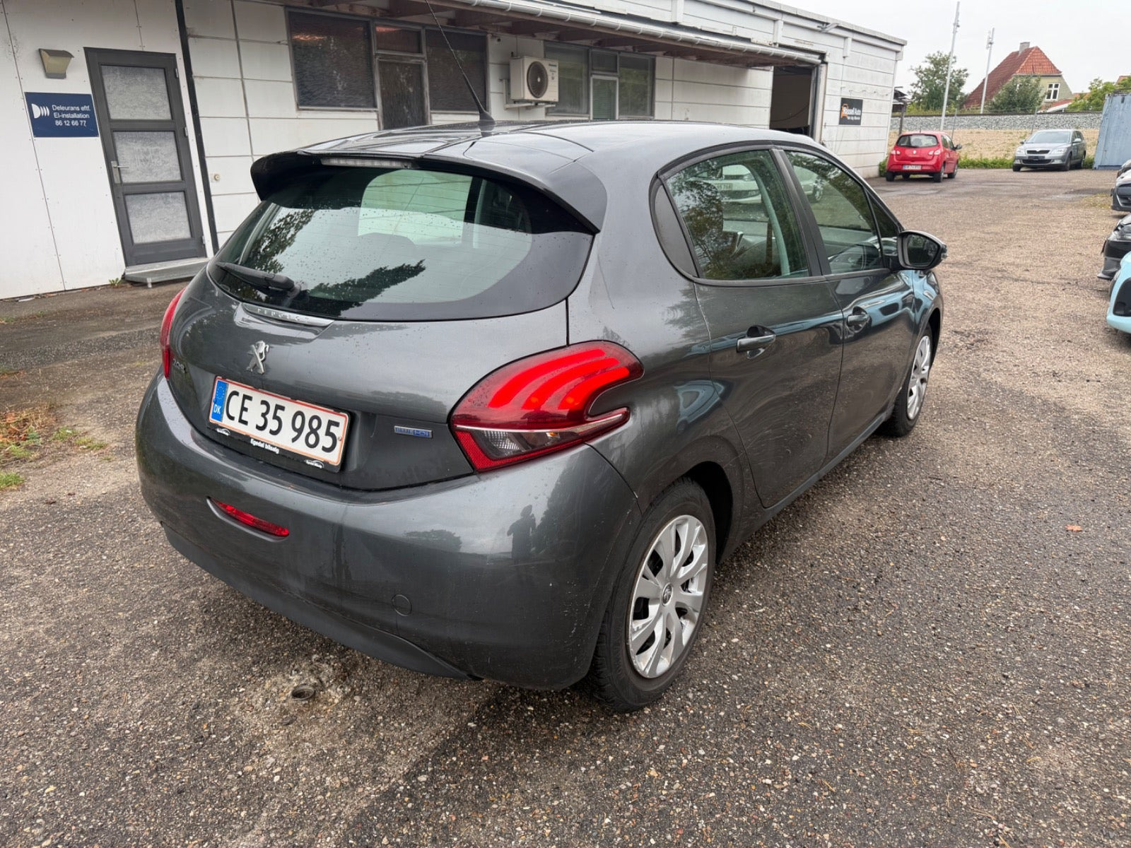 Grøn Peugeot 208 fra 2017