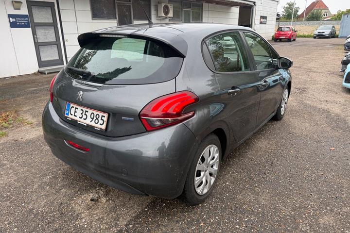 Grøn Peugeot 208 fra 2017