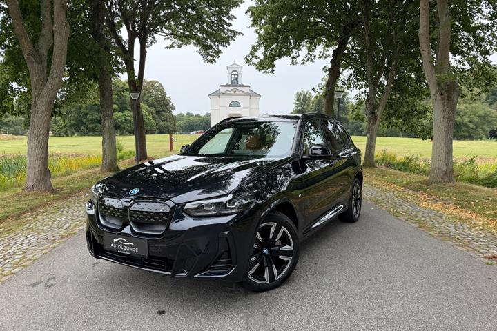 Sort BMW iX3 fra 2023
