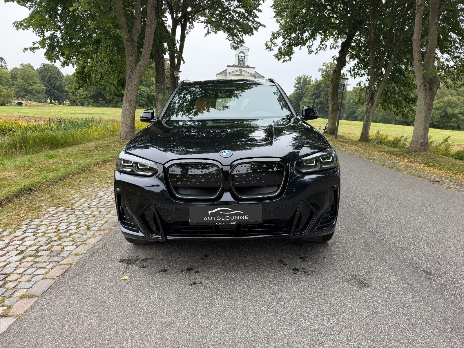 Sort BMW iX3 fra 2023