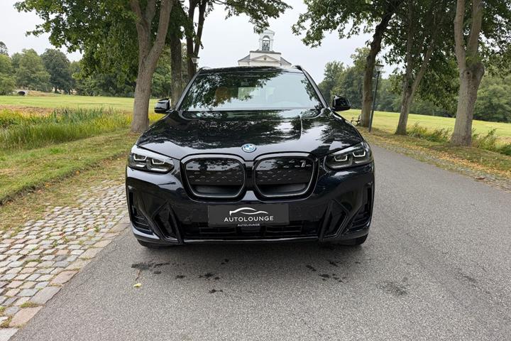 Sort BMW iX3 fra 2023