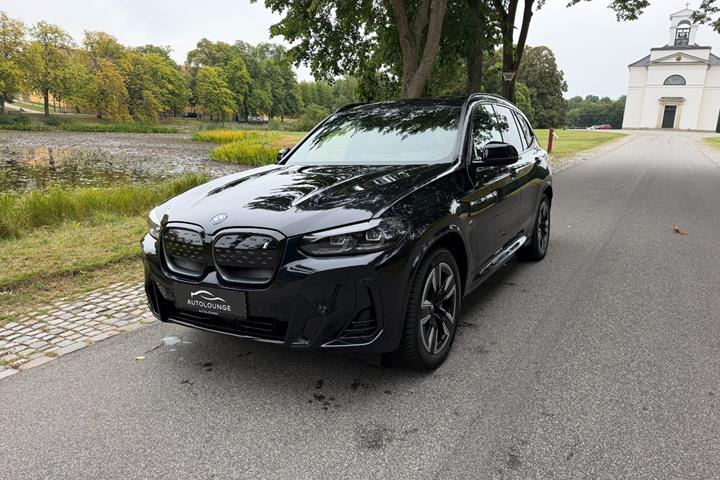 Sort BMW iX3 fra 2023