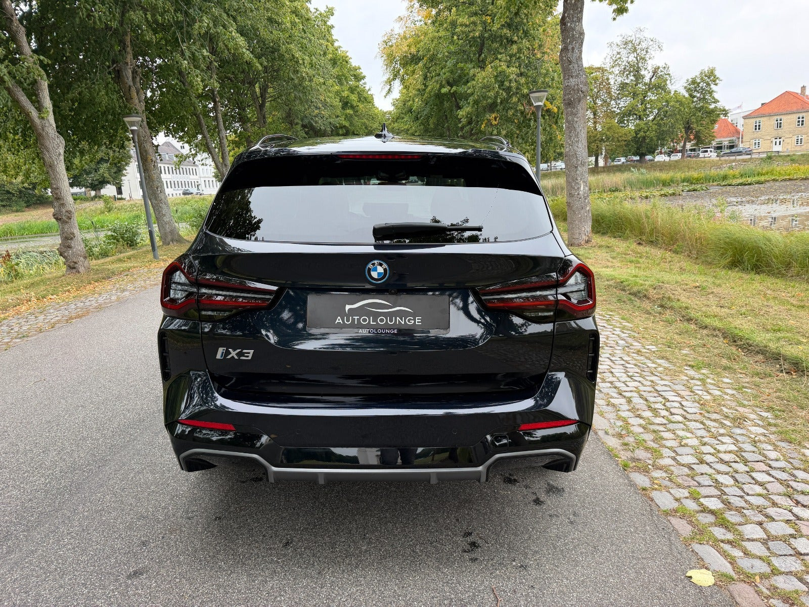 Sort BMW iX3 fra 2023