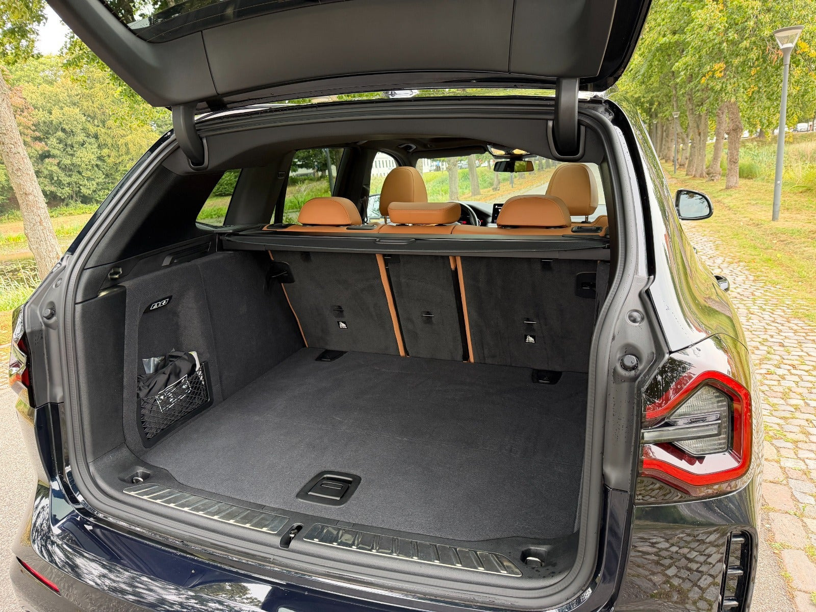 Sort BMW iX3 fra 2023