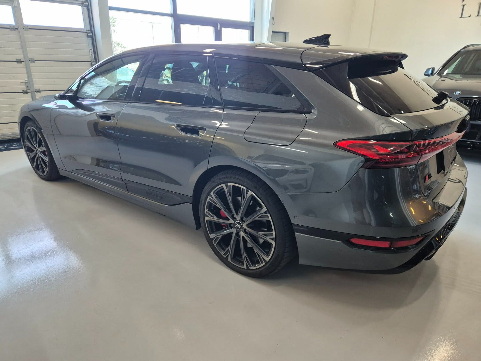 Sort Audi A6 e-tron fra 2025