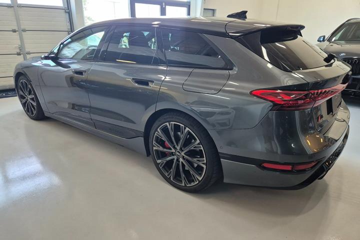 Sort Audi A6 e-tron fra 2025