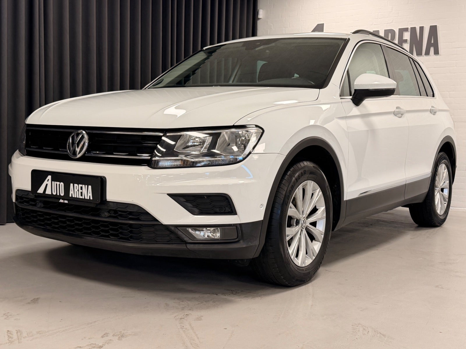 Hvid VW Tiguan fra 2018