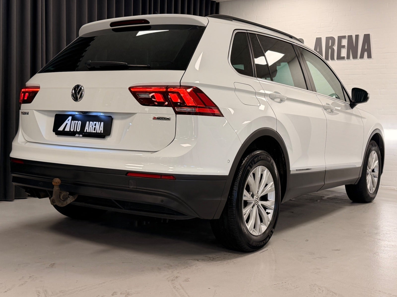 Hvid VW Tiguan fra 2018