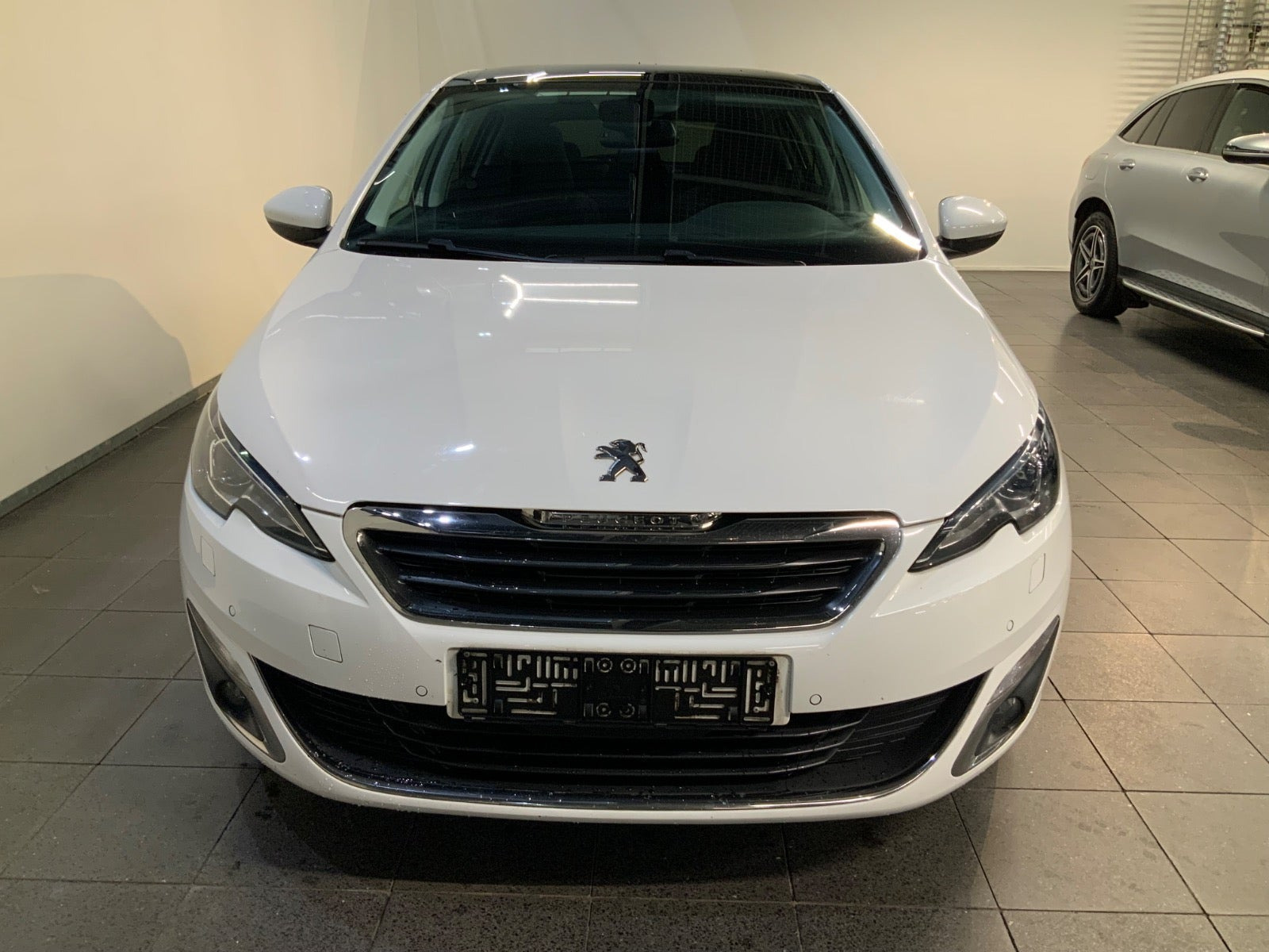 Hvid Peugeot 308 fra 2017