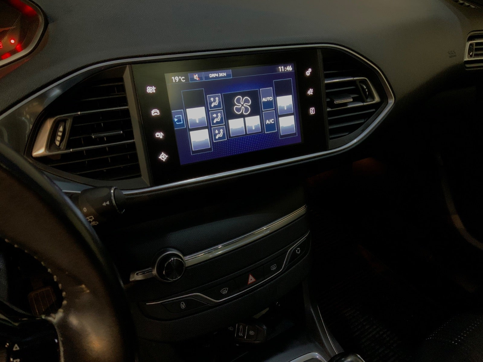 Hvid Peugeot 308 fra 2017
