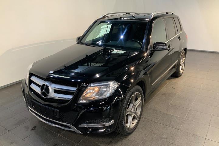 Sort Mercedes GLK220 fra 2014 set udefra