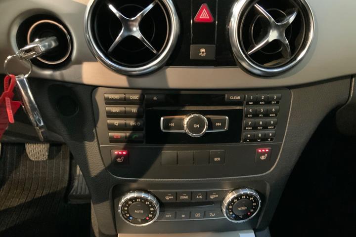 Sort Mercedes GLK220 fra 2014