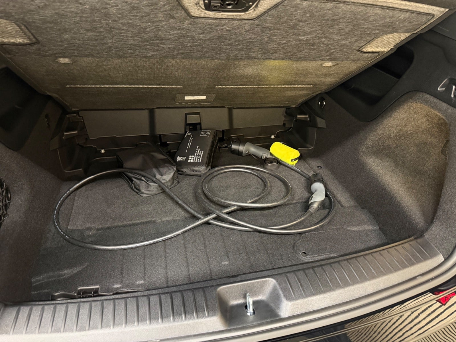 Sort Mercedes GLB250+ fra 2026 set udefra