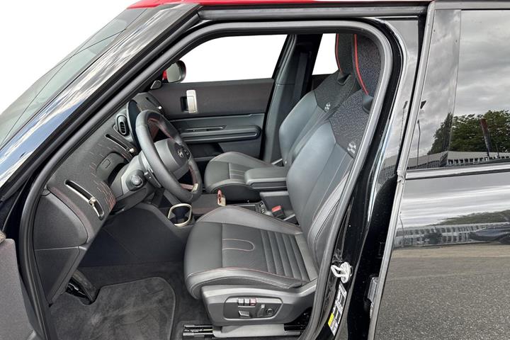 Sort Mini Countryman SE fra 2024