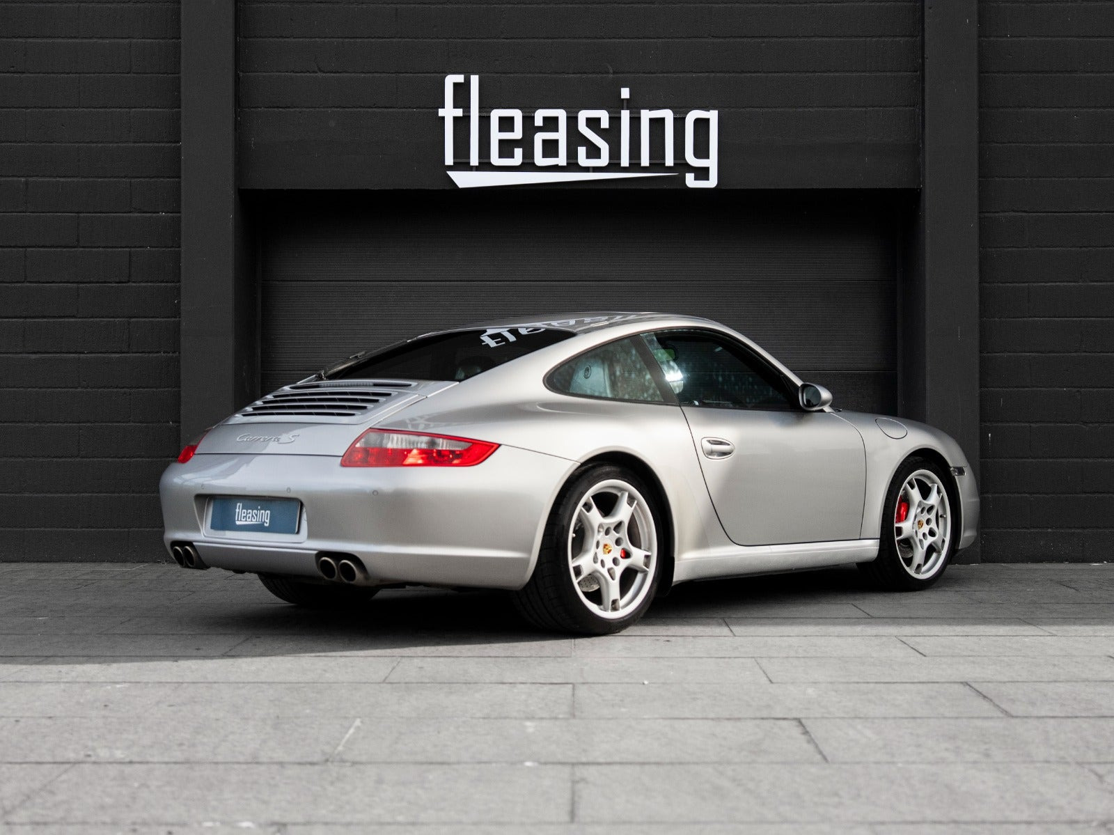 Sølv Porsche 911 Carrera S fra 2004