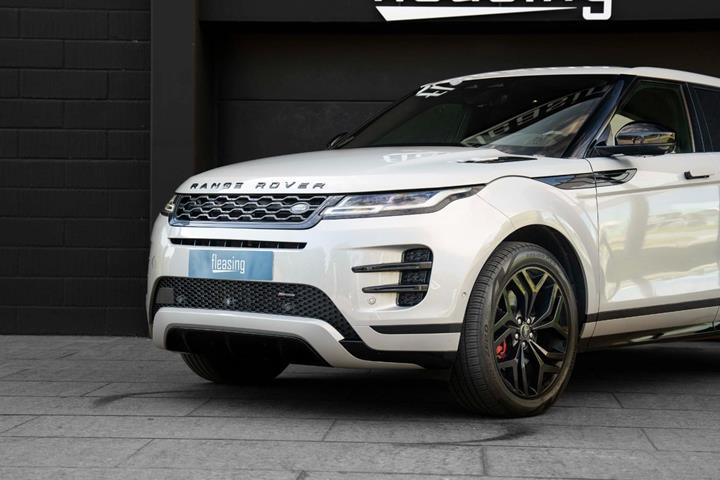 Grå Land Rover Range Rover evoque fra 2021