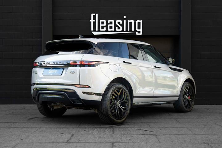 Grå Land Rover Range Rover evoque fra 2021