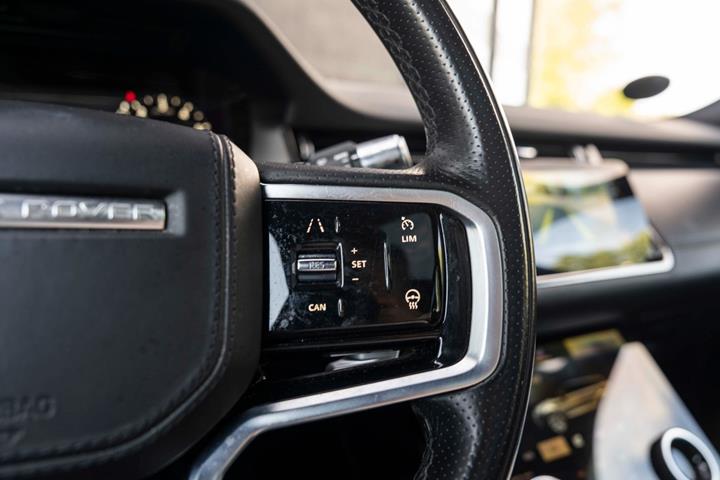 Grå Land Rover Range Rover evoque fra 2021