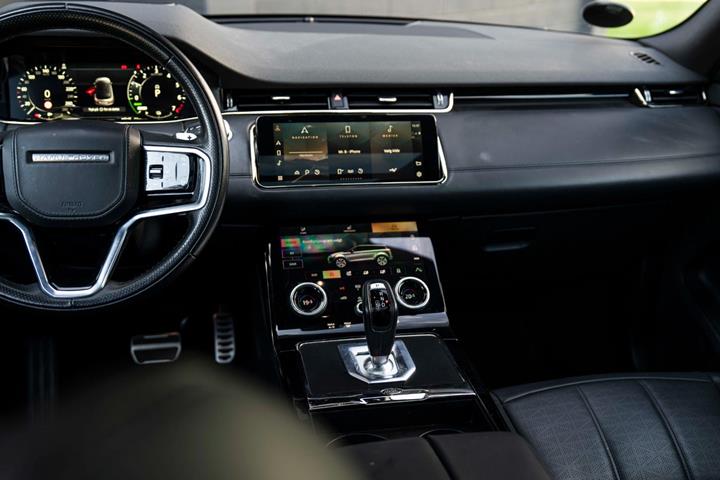 Grå Land Rover Range Rover evoque fra 2021
