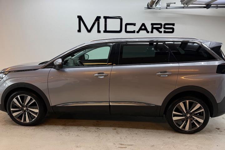 Grå Peugeot 5008 fra 2019