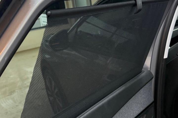 Grå Peugeot 5008 fra 2019
