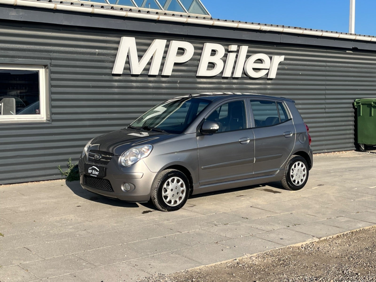 Grå Kia Picanto fra 2008