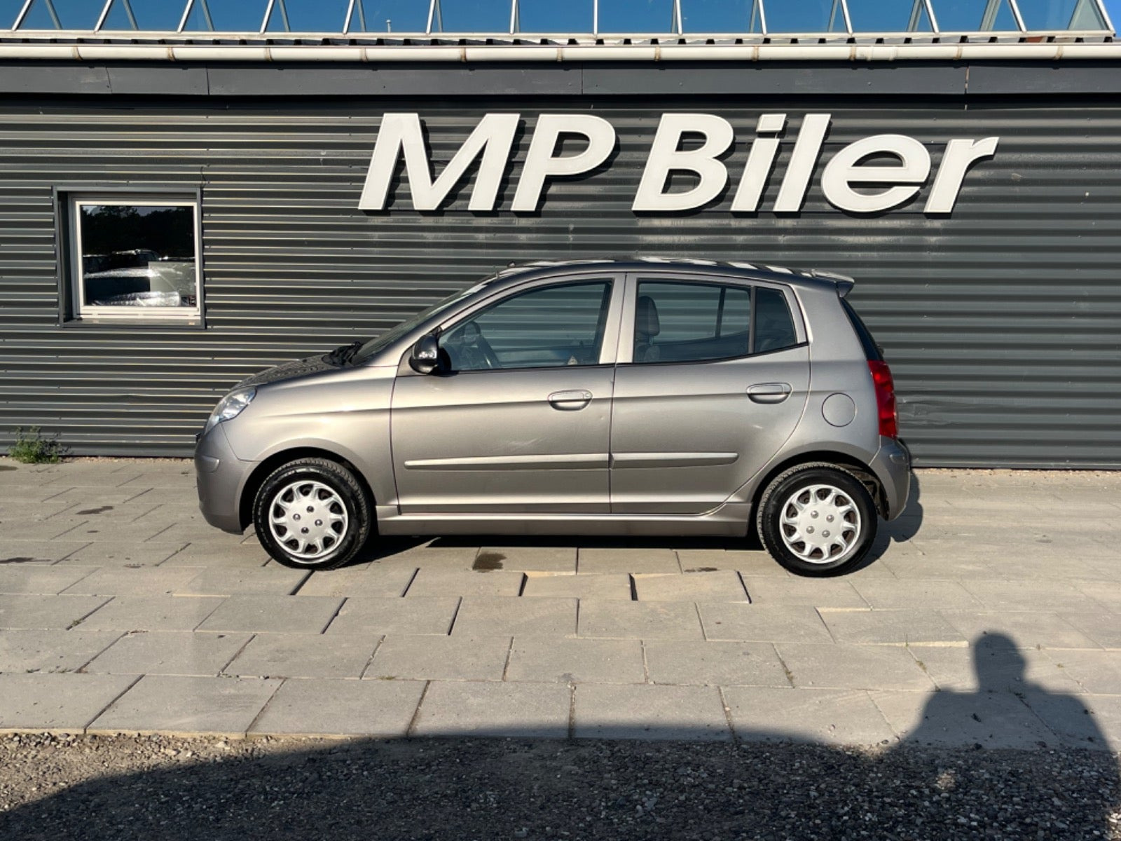 Grå Kia Picanto fra 2008